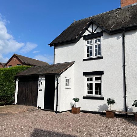 One Jubilee Cottages Shugborough Exterior photo
